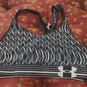 Size med Under Armour sports bra